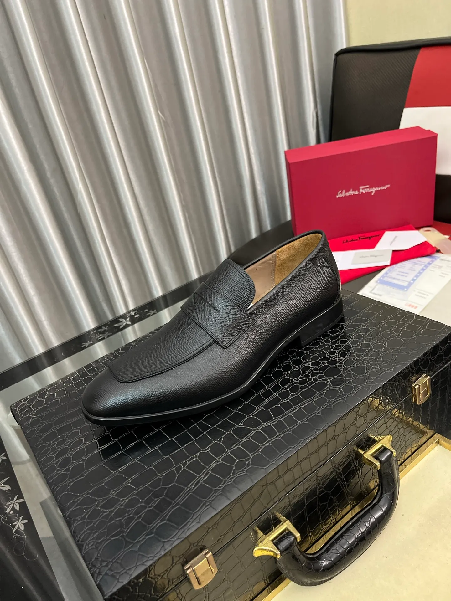 Men's shoes 💰600⌚️⌚️[Salvatore Ferragamo] Ferragamo business leather shoes, 1:1 top purchasing quality, imported selected original calfskin for the uppers, imported original soft water-dyed cowhide for the inner feet, imported original customized Italian handmade lightweight foam outsole, size: 39-44 5️⃣ options available